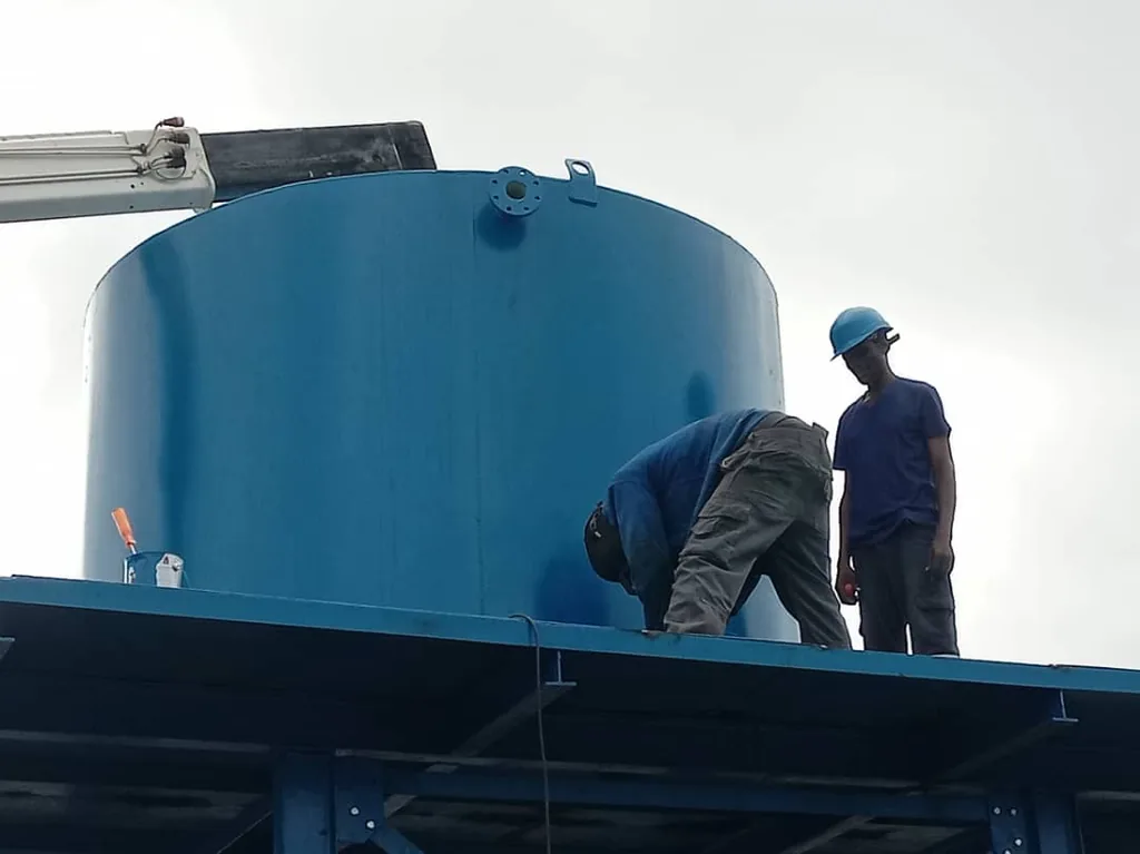 Water treatment and storage installation